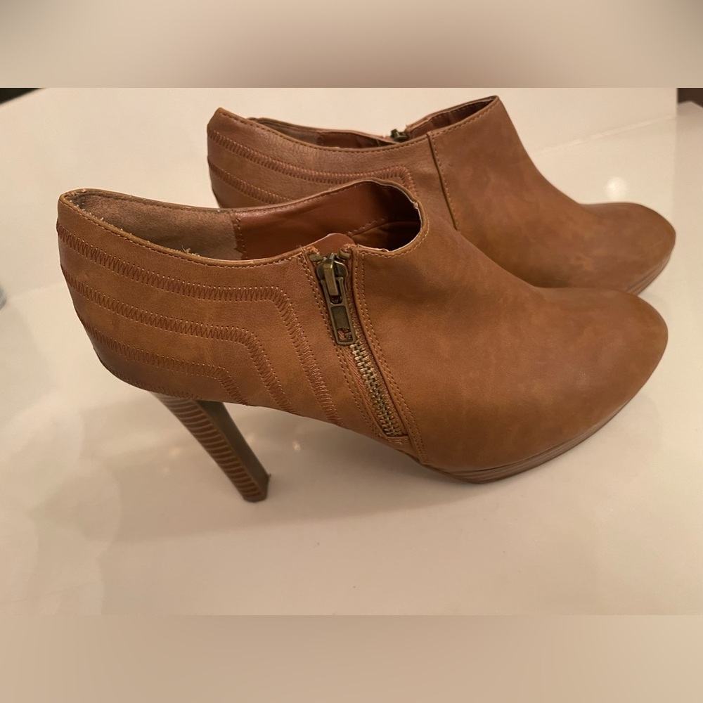Tan leather booties 8.5